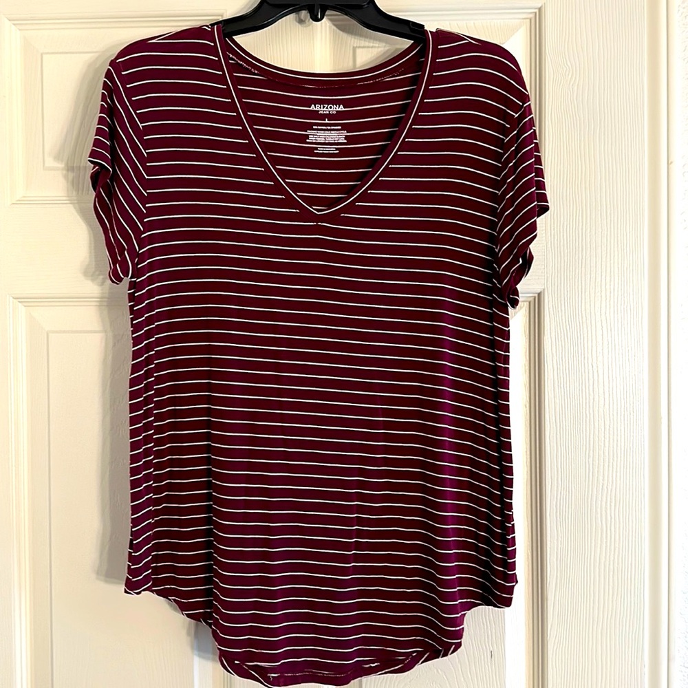 Women’s Arizona short sleeve blouse size Large.